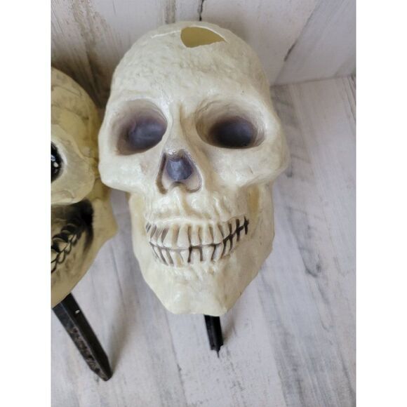 Skeleton head set AS IS lawn Decor stake Halloween prop - Picture 5 of 16